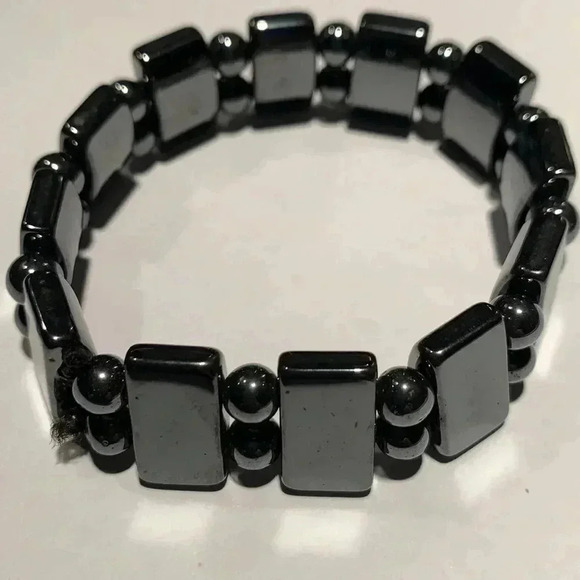 Chunky black bracelet,  Source unknown - Picture 3 of 6